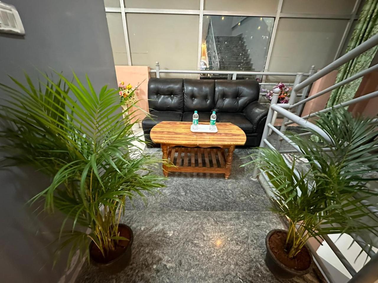 Vbh Inn- Affordable And Budget Friendly Jigani エクステリア 写真